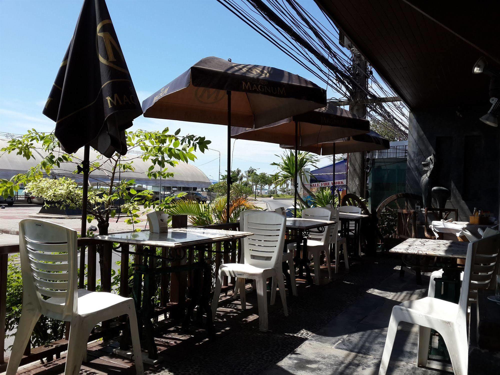 Coffee Island Nathon Exterior foto